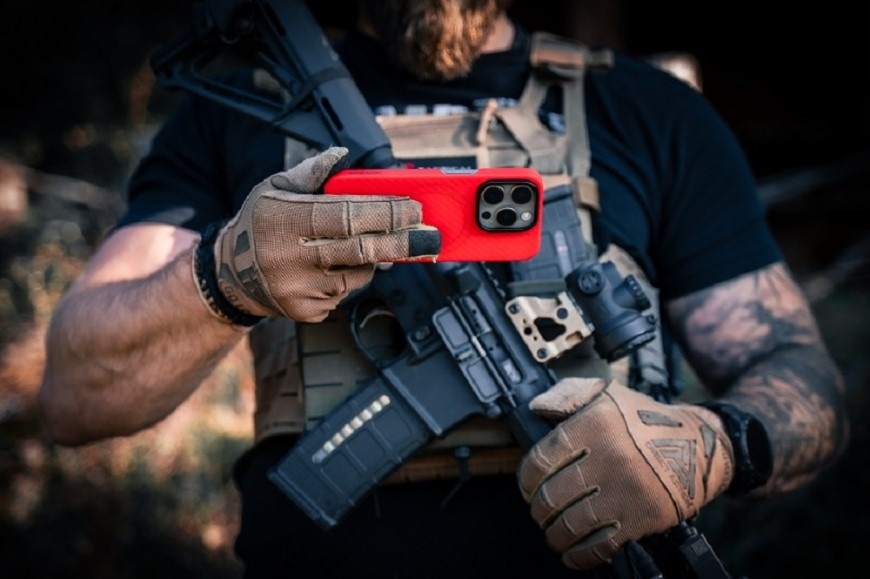 Kryt na mobil Tactical MagForce Aramid Bloody Mary Limited Edition na Apple iPhone 16 Pro Max - červený