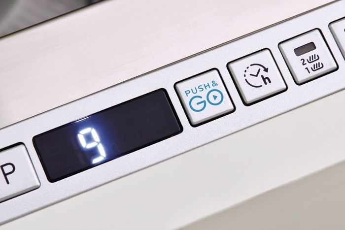 Myčka nádobí 60 Indesit D2I HD524 A, vestavná, Push&Go 