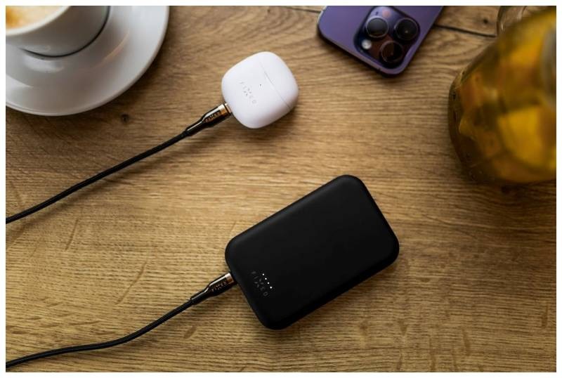 Powerbank FIXED MagZen (2nd gen.) s bezdrátovým nabíjením a podporou MagSafe, 10 000 mAh - černá