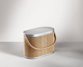 Přenosný reproduktor Bang & Olufsen BeoSound A5 stříbrná barva
