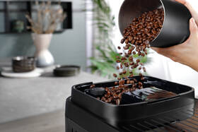 Espresso De'Longhi ECAM 310.80.SB černá barva
