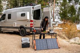 Solární panel Jackery SolarSaga 100W černá barva
