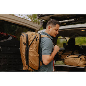 Batoh Peak Design Travel Backpack 45L Coyote 
