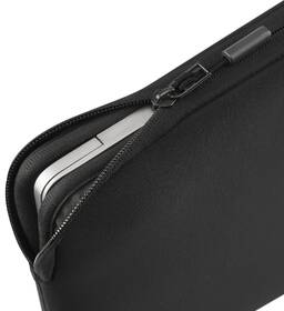 Pouzdro Pipetto Classic Fit Sleeve na MacBook Air 15" černá barva
