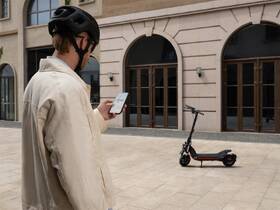 Elektrická koloběžka Segway ZT3 Pro E antracitová barva
