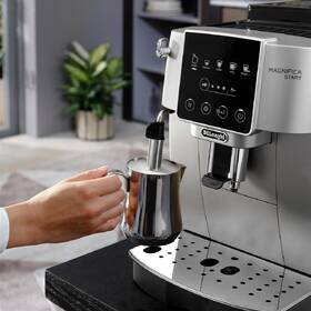 Espresso De'Longhi ECAM 220.31.SB černá barva
