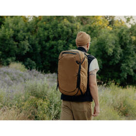 Batoh Peak Design Travel Backpack 45L Coyote 
