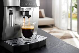 Espresso De'Longhi ECAM 220.31.SB černá barva
