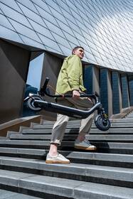 Elektrická koloběžka Ninebot by Segway E2 Plus E II antracitová barva
