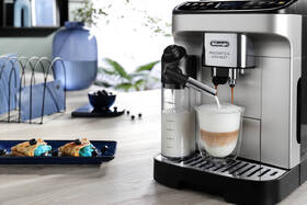 Espresso De'Longhi ECAM 310.80.SB černá barva
