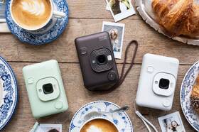 Digitální fotoaparát Fujifilm instax mini LiPlay hnědá barva
