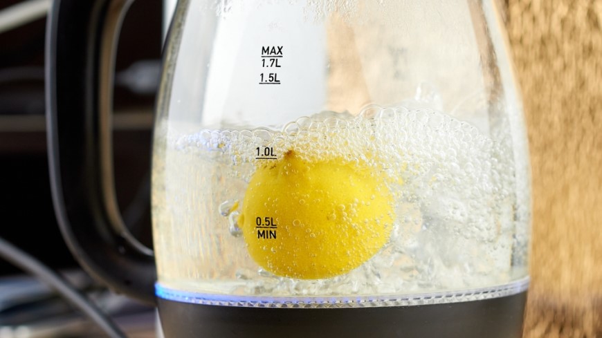 jak vyčistit konvici kyselinou citronovou