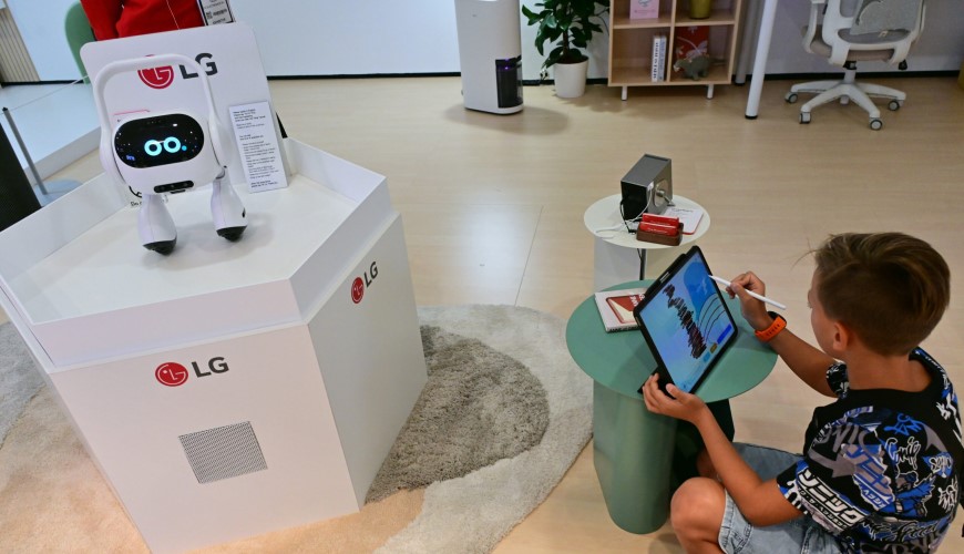 AI robot LG