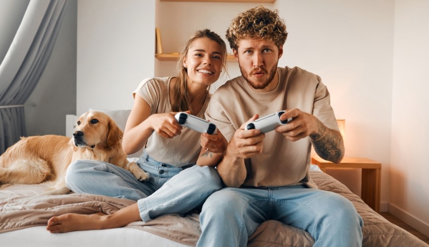 Gaming couple