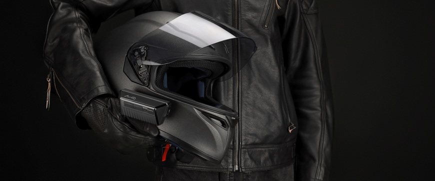 Test Autokamery Mio MiVue: Podle čeho vybírat a jaké mají funkce? kamera pro motocykl připevněná k helmě