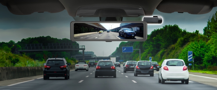 Test Autokamery Mio MiVue: Podle čeho vybírat a jaké mají funkce? zrcátková kamera MIO