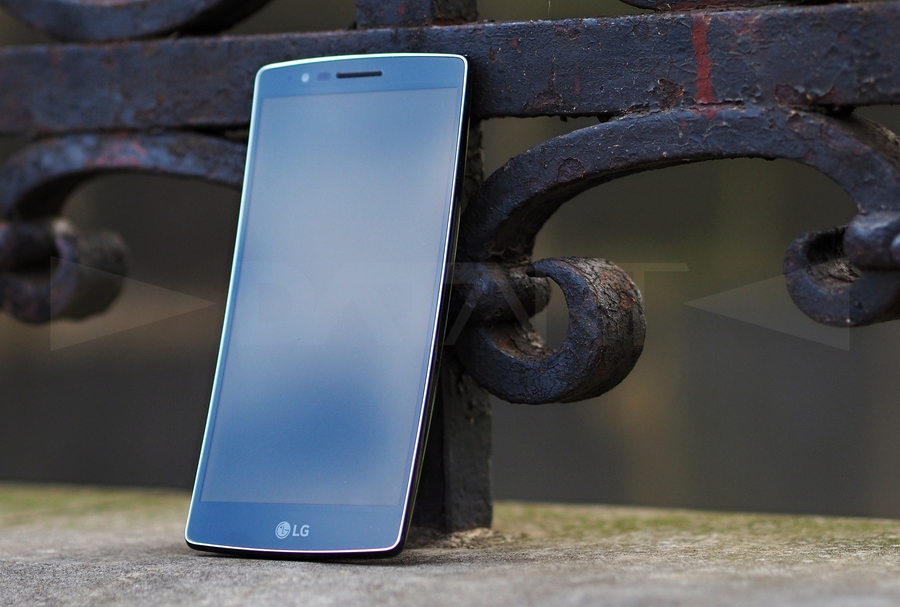 LG G Flex 2: Špičkový smartphone v prohnutém těle